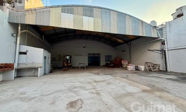 690m2 - Deposito doble frente - excelente estado - portones automaticos