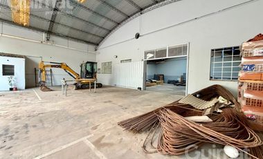 690m2 - Deposito doble frente - excelente estado - portones automaticos