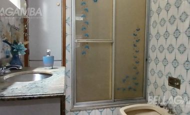 CASA VENTA VILLA LYNCH  4 AMBIENTES JARDIN QUINCHO