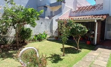 CASA VENTA VILLA LYNCH  4 AMBIENTES JARDIN QUINCHO