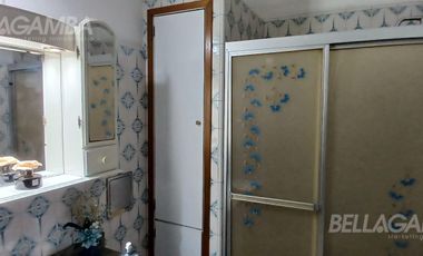 CASA VENTA VILLA LYNCH  4 AMBIENTES JARDIN QUINCHO
