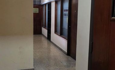 Oficina en Av. Colón