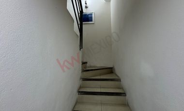 Renta de Casa en San Pedro de los Pinos: 3 Recámaras y Estudio