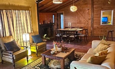 Venta casa 4 ambientes con pileta Trujui