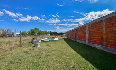 CASA EN VENTA EN PARQUE SICARDI 2 DORMITORIOS