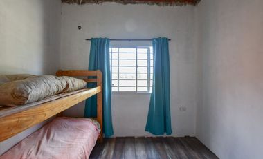 CASA EN VENTA EN PARQUE SICARDI 2 DORMITORIOS