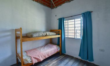 CASA EN VENTA EN PARQUE SICARDI 2 DORMITORIOS