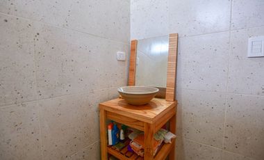 CASA EN VENTA EN PARQUE SICARDI 2 DORMITORIOS