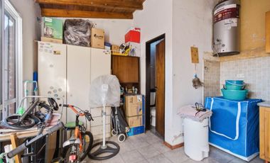 CASA 3 AMBIENTES VENTA TEMPERLEY PATIO COCHERA