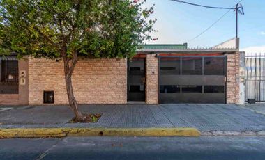 CASA 3 AMBIENTES VENTA TEMPERLEY PATIO COCHERA