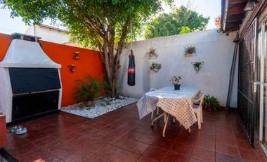 CASA 3 AMBIENTES VENTA TEMPERLEY PATIO COCHERA