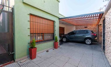 CASA 3 AMBIENTES VENTA TEMPERLEY PATIO COCHERA