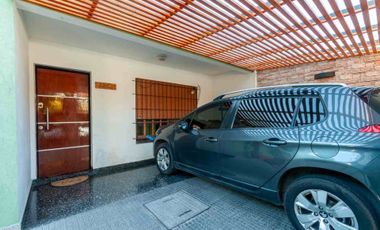 CASA 3 AMBIENTES VENTA TEMPERLEY PATIO COCHERA