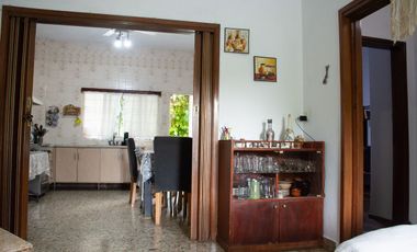 Casa 3 ambientes en venta San Martin con Quincho