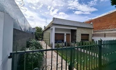Casa 3 ambientes en venta San Martin con Quincho