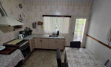 Casa 3 ambientes en venta San Martin con Quincho