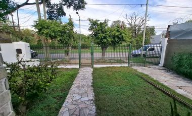 Casa 3 ambientes en venta San Martin con Quincho