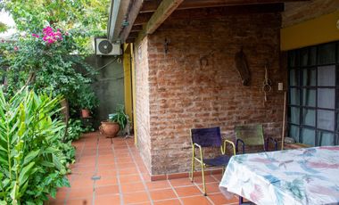 Casa 3 ambientes en venta San Martin con Quincho