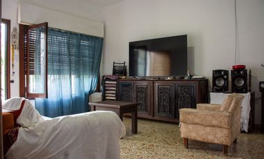 Casa 3 ambientes en venta San Martin con Quincho