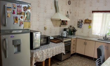 Casa 3 ambientes en venta San Martin con Quincho