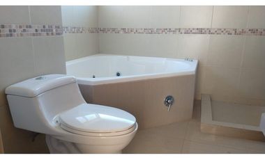 Arriendo Casa 3D 4B con piscina Condo. Rinconada Los Andes