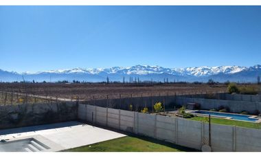 Arriendo Casa 3D 4B con piscina Condo. Rinconada Los Andes