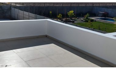 Arriendo Casa 3D 4B con piscina Condo. Rinconada Los Andes