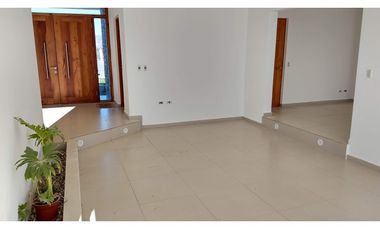 Arriendo Casa 3D 4B con piscina Condo. Rinconada Los Andes