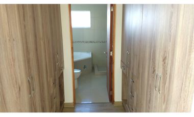 Arriendo Casa 3D 4B con piscina Condo. Rinconada Los Andes