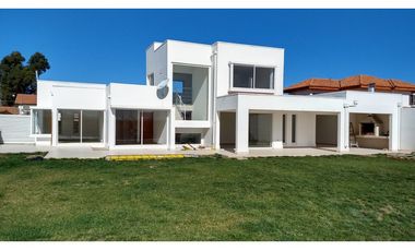 Arriendo Casa 3D 4B con piscina Condo. Rinconada Los Andes