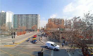 Local Comercial en Arriendo, Alto Flujo Peatonal, Santiago