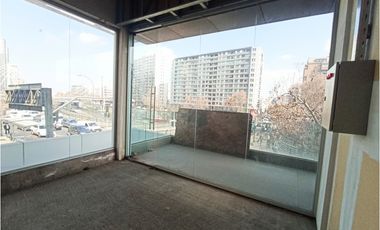Local Comercial en Arriendo, Alto Flujo Peatonal, Santiago