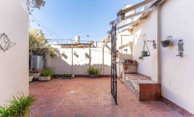 Venta PH 4 amb. c/entrada indep. cochera, quincho