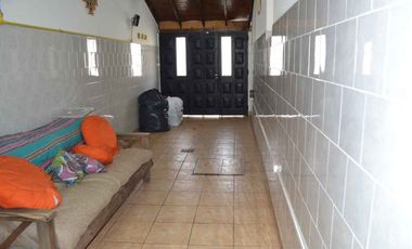 VENTA CASA 4 AMB. C/COCH TERRAZA A. CREDITO MORON