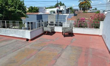 VENTA CASA 4 AMB. C/COCH TERRAZA A. CREDITO MORON