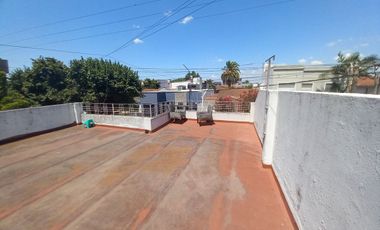 VENTA CASA 4 AMB. C/COCH TERRAZA A. CREDITO MORON