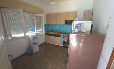VENTA CASA 4 AMB. C/COCH TERRAZA A. CREDITO MORON