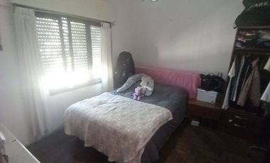 VENTA CASA 4 AMB. C/COCH TERRAZA A. CREDITO MORON
