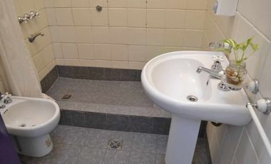 VENTA CASA 4 AMB. C/COCH TERRAZA A. CREDITO MORON