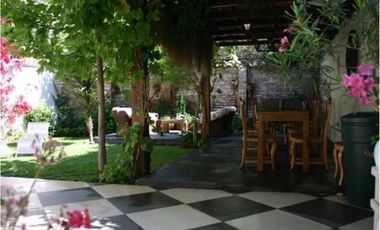 OPORTUNIDAD  Providencia, casona estilo frances !!