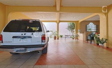 TONALÁ CENTRO CASA MUY AMPLIA EN VENTA