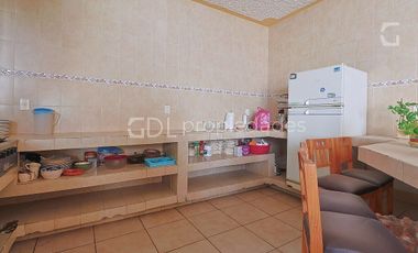 TONALÁ CENTRO CASA MUY AMPLIA EN VENTA