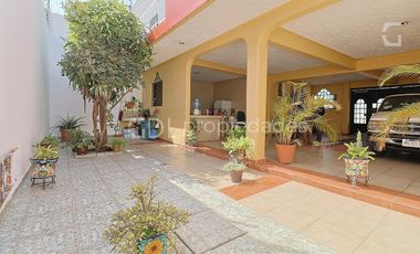 TONALÁ CENTRO CASA MUY AMPLIA EN VENTA