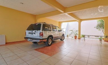 TONALÁ CENTRO CASA MUY AMPLIA EN VENTA