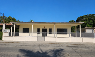 Casa con terreno a 15 minutos de la playa.
