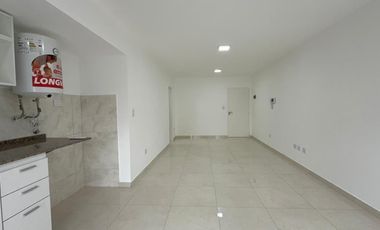 Amplio Departamento de un ambiente en alquiler-Moron-