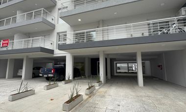 Amplio Departamento de un ambiente en alquiler-Moron-