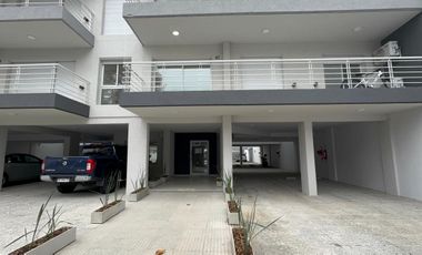 Amplio Departamento de un ambiente en alquiler-Moron-