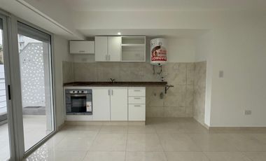 Amplio Departamento de un ambiente en alquiler-Moron-