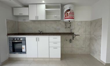 Amplio Departamento de un ambiente en alquiler-Moron-